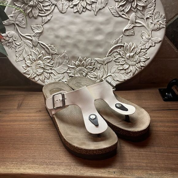 Genuine Leather Insole T-Strap Sandals - 37    🌻🌻🌻🌻 - Picture 2 of 9